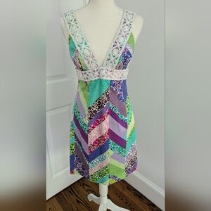 Trina Turk Secret Shift Dress Women's Size 2 Chevron Zig Zag Patchwork Crochet